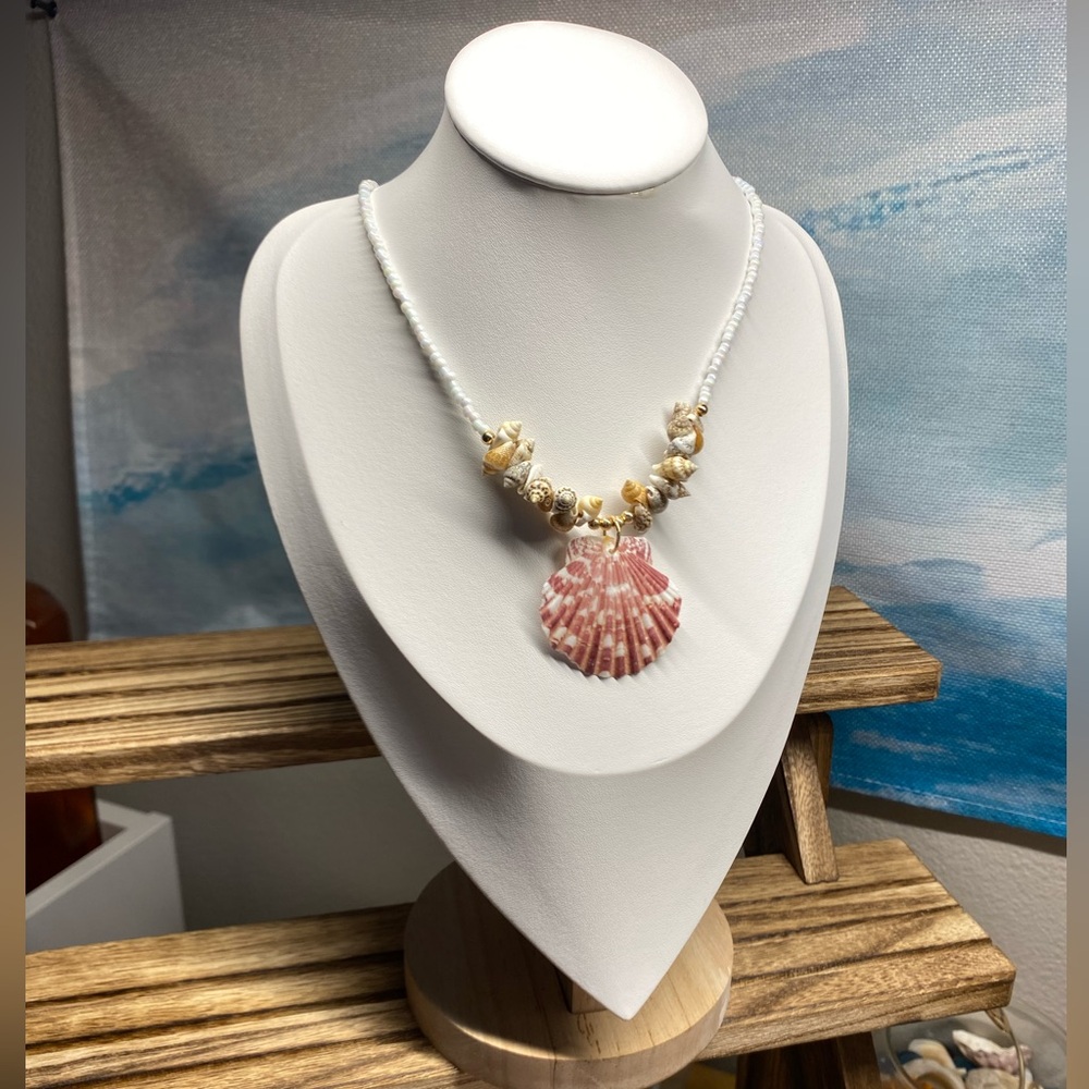 M95 Mermaid Shell Necklace 4